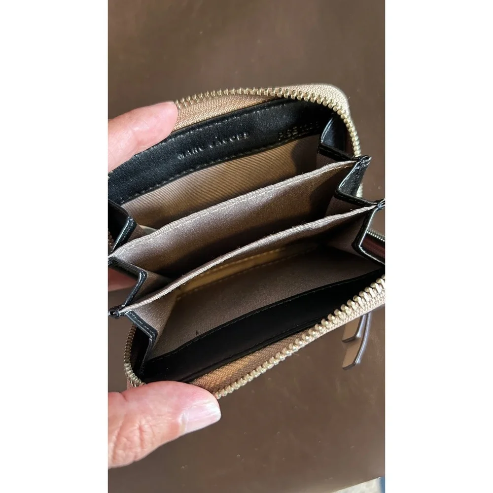 Marc Jacobs Beige Pebbled Leather Small Zip Around Wallet Coin Purse Snap Pocket